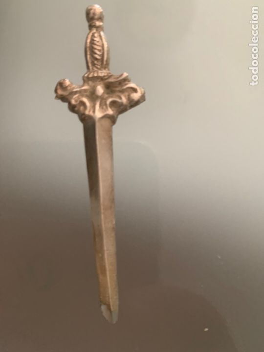 Antig&uuml;edades: Pu&ntilde;al para Dolorosa metal - Foto 3