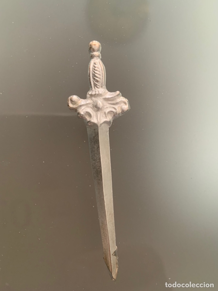 Antig&uuml;edades: Pu&ntilde;al para Dolorosa metal - Foto 4