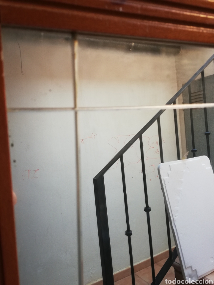 Antig&uuml;edades: ESPEJO RECTANGULAR DE MADERA CON COPETE. CRISTAL BISELADO. - Foto 5
