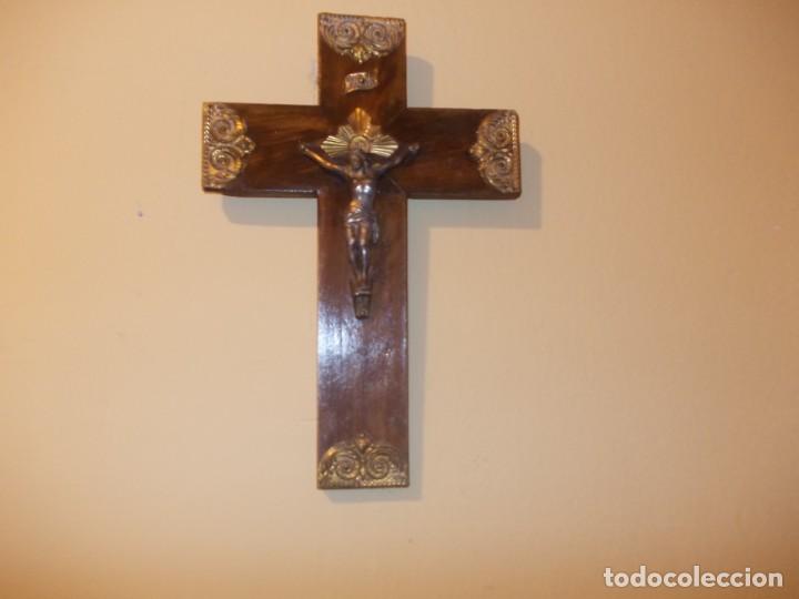 Antig&uuml;edades: crucifijo madera y bronce - Foto 2