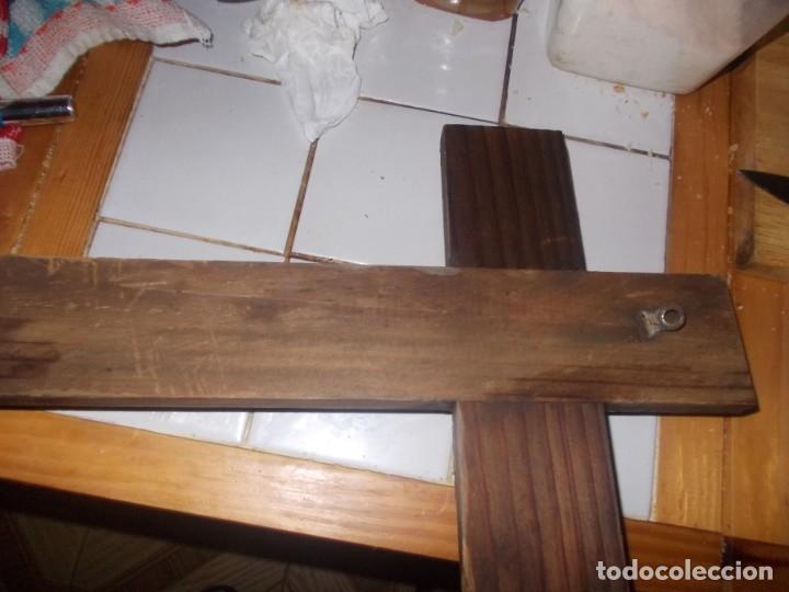 Antig&uuml;edades: crucifijo madera y bronce - Foto 3