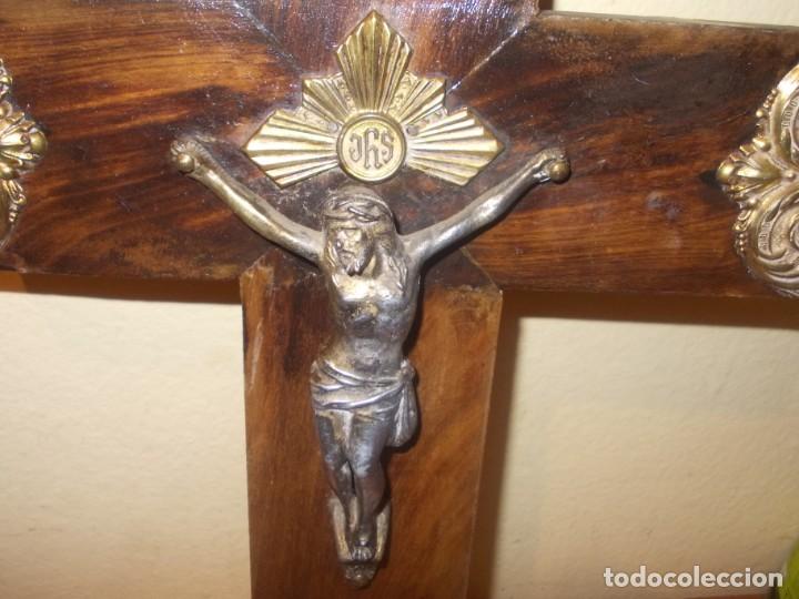 Antig&uuml;edades: crucifijo madera y bronce - Foto 4