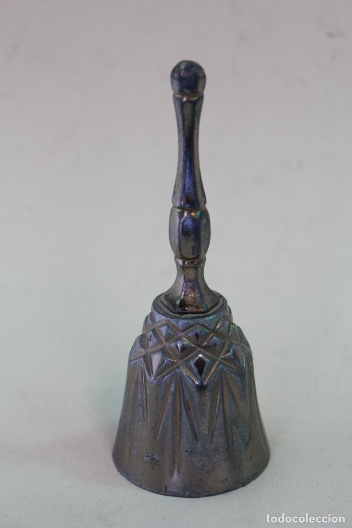 Antig&uuml;edades: campana plateada - Foto 2