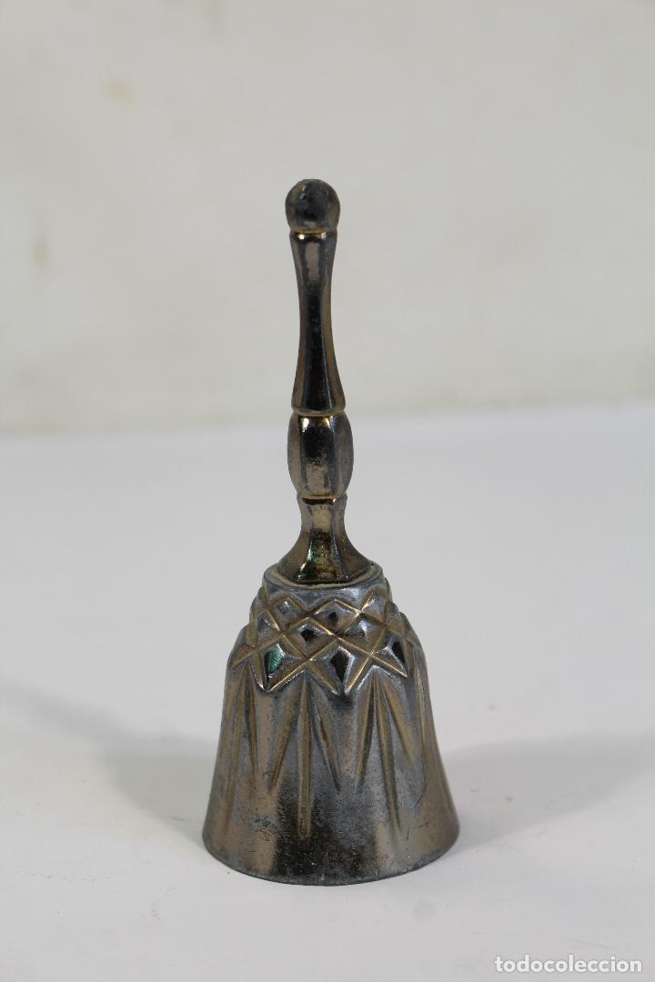 Antig&uuml;edades: campana plateada - Foto 4