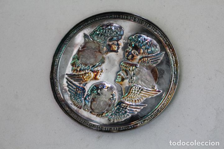 Antig&uuml;edades: medallon con angeles - Foto 2