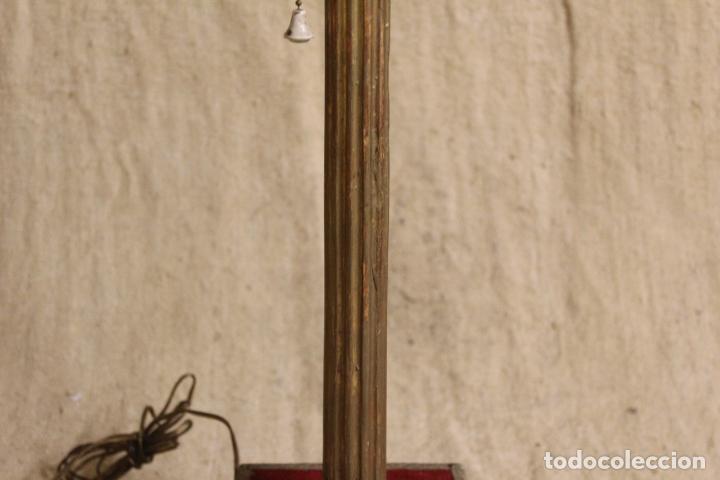 Antig&uuml;edades: colunna de madera lampara dorada - Foto 5