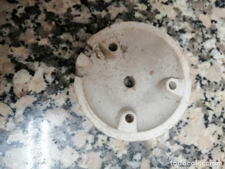 Antig&uuml;edades: ANTIGUA ROSETA DE PORCELANA - Foto 2