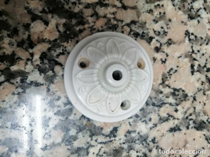 Antig&uuml;edades: ANTIGUA ROSETA DE PORCELANA - Foto 1