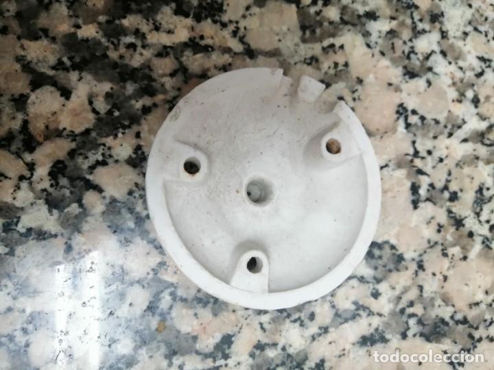 Antig&uuml;edades: ANTIGUA ROSETA DE PORCELANA - Foto 2