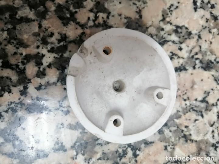 Antig&uuml;edades: ANTIGUA ROSETA DE PORCELANA - Foto 2