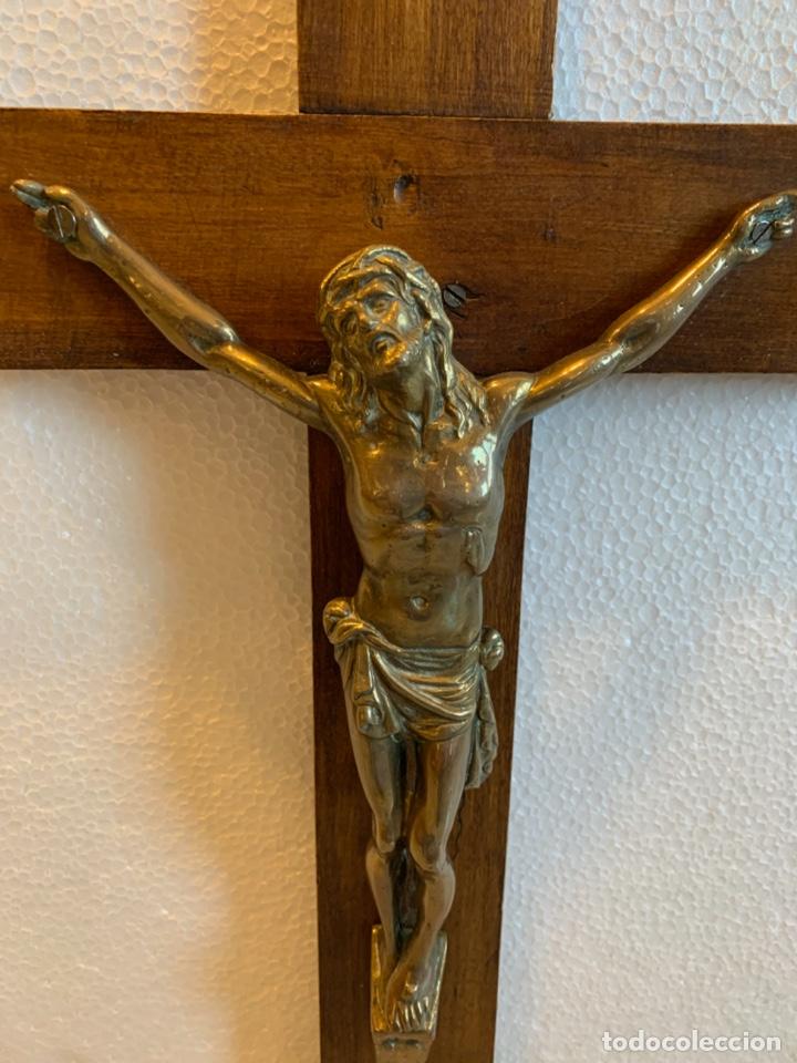 Antig&uuml;edades: CRUCIFIJO DE BRONCE - Foto 2