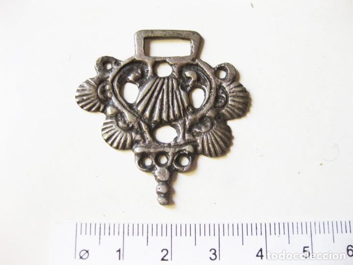 Antig&uuml;edades: Antiguo broche de capa o casulla en plata. - Foto 1