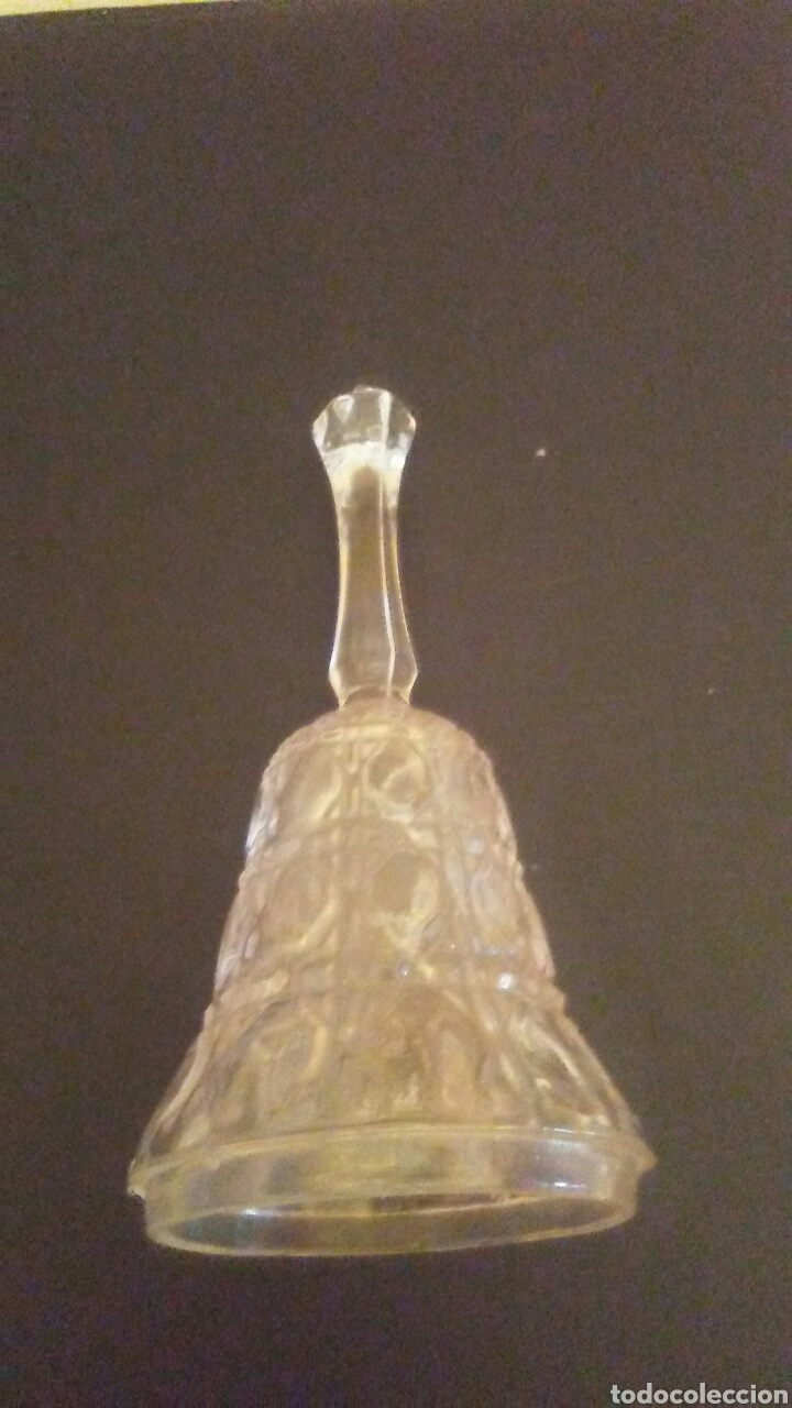 Antig&uuml;edades: Campana labrada de cristal DArques. - Foto 2