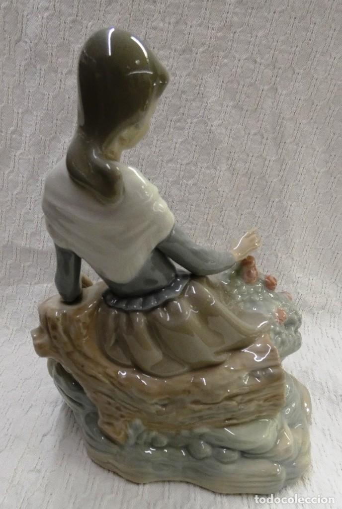 Antig&uuml;edades: Figura de Dama de Nao - Foto 2