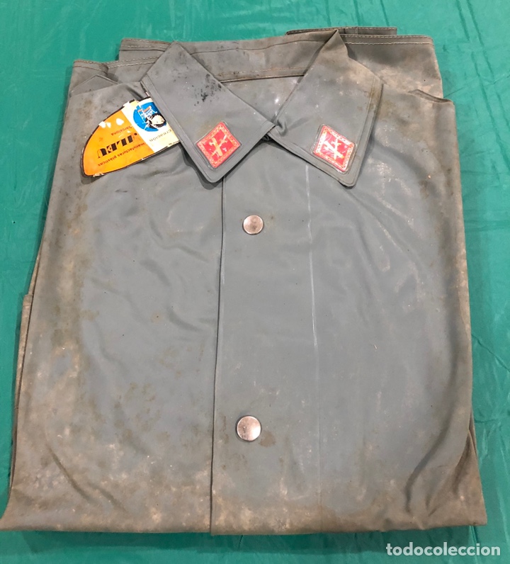 Antiques: IMPERMEABLE O TRAJE DE LLUVIA DE LA GUARDIA CIVIL DE TR&Aacute;FICO A&Ntilde;OS 70