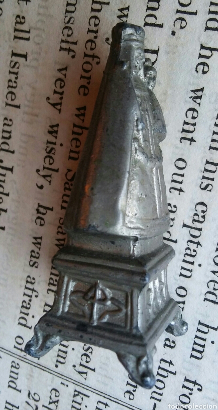 Antig&uuml;edades: Virgen miniatura en metal - Foto 6