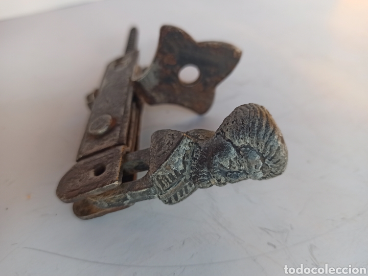 Antig&uuml;edades: Soporte con dos caras - Foto 4