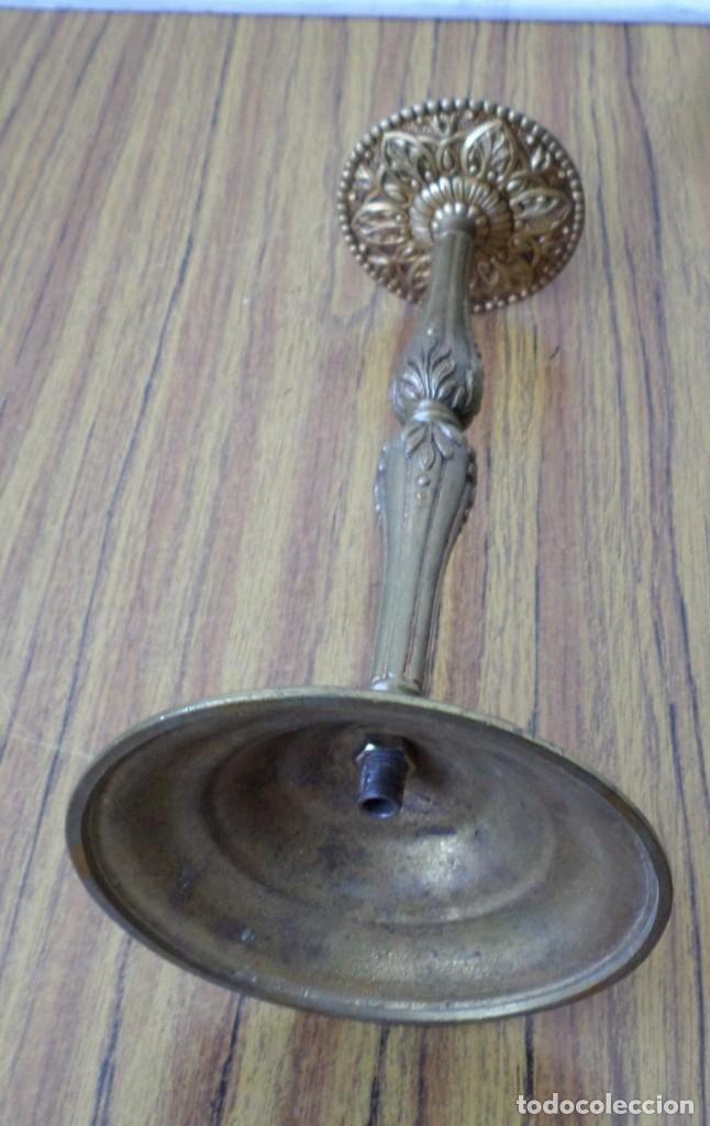Antig&uuml;edades: Candelabro - l&aacute;mpara bronce lat&oacute;n - Foto 4