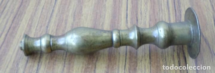 Antig&uuml;edades: Parte superior de un candelabro bronce &ndash; lat&oacute;n - Foto 1