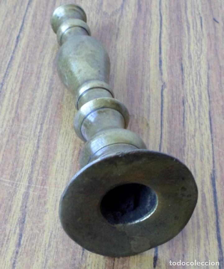 Antig&uuml;edades: Parte superior de un candelabro bronce &ndash; lat&oacute;n - Foto 4