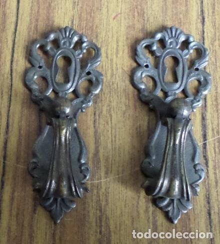 Antig&uuml;edades: 2 tiradores bronce - lat&oacute;n - Foto 1