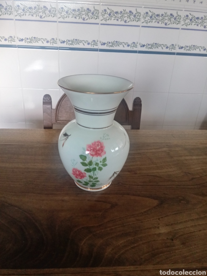 Antig&uuml;edades: Florero de opalina - Foto 1
