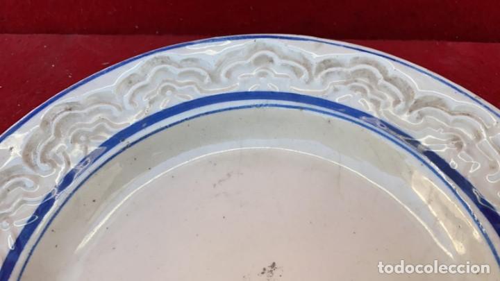 Antig&uuml;edades: PLATO ANTIGUO EN RELIEVE DE 24 CMS. DE DIAMETRO - Foto 3
