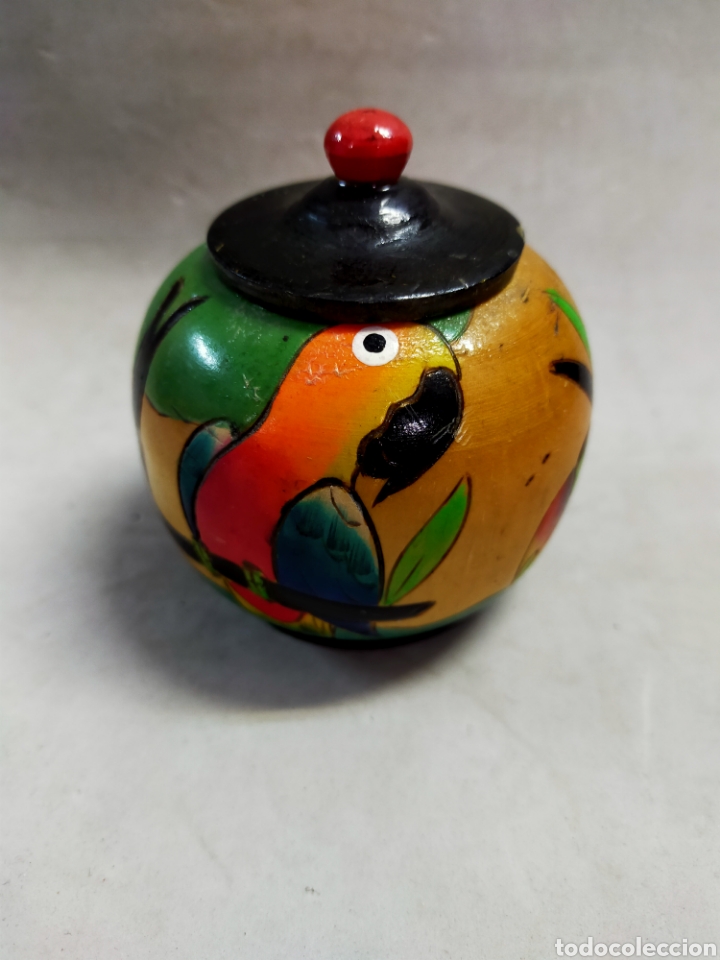Antig&uuml;edades: CAJA DE MADERA, CON LOROS - Foto 1