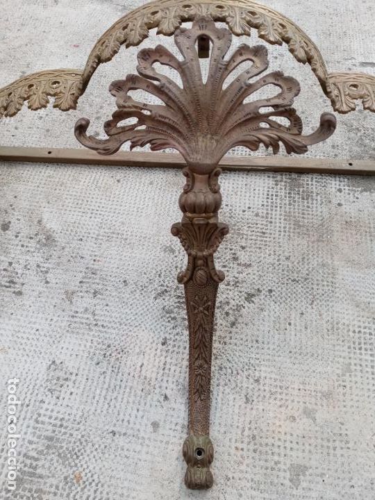 Antig&uuml;edades: Antigua mensula de bronce - Foto 2