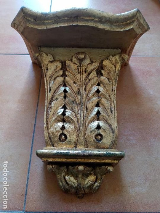 Antig&uuml;edades: Mensula de madera tallada y pan de oro - Foto 1