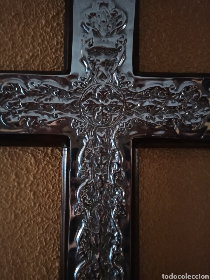Antig&uuml;edades: cruz repujada - Foto 3