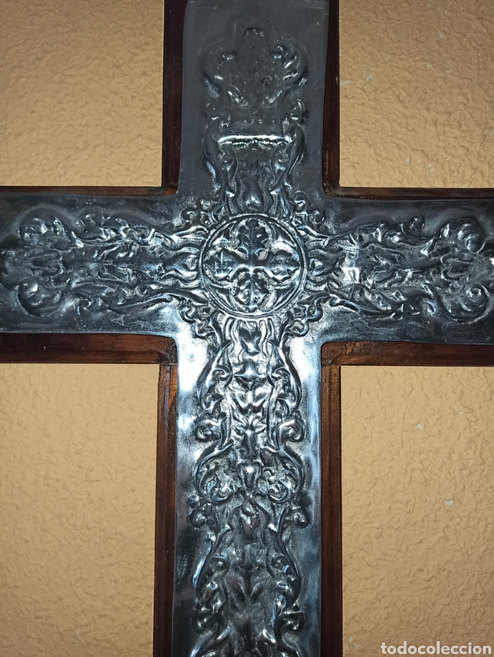 Antig&uuml;edades: cruz repujada - Foto 4