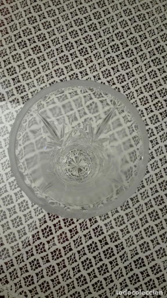 Antig&uuml;edades: Florero de cristal tallado - Foto 5