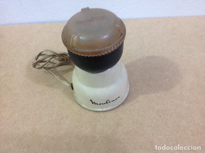 Antiquit&auml;ten: Antiguo molinillo Moulines. Funciona a 125v. Made in France