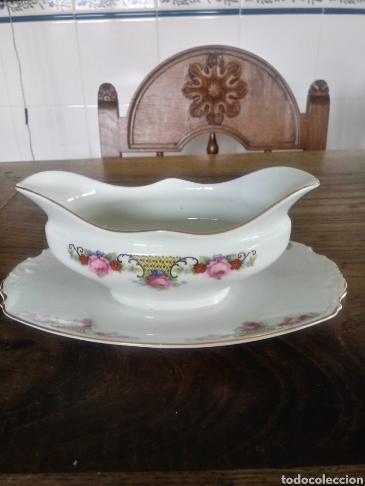 Antig&uuml;edades: Salsera deporcelana - Foto 1