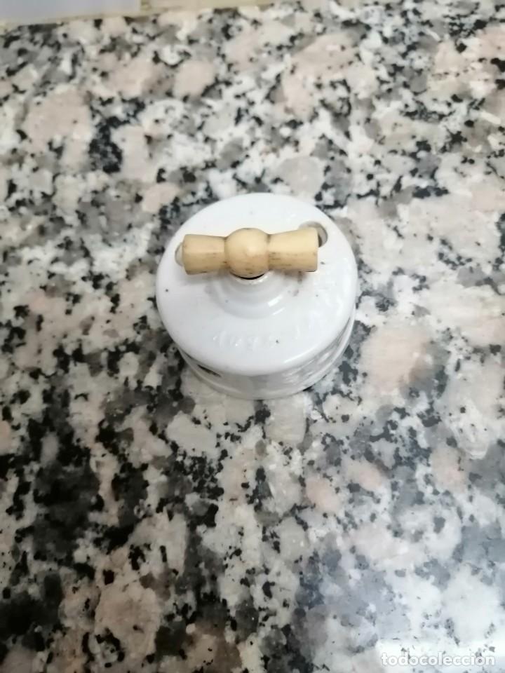 Antig&uuml;edades: ANTIGUO INTERRUPTOR DE PARET DE CERAMICA - Foto 2