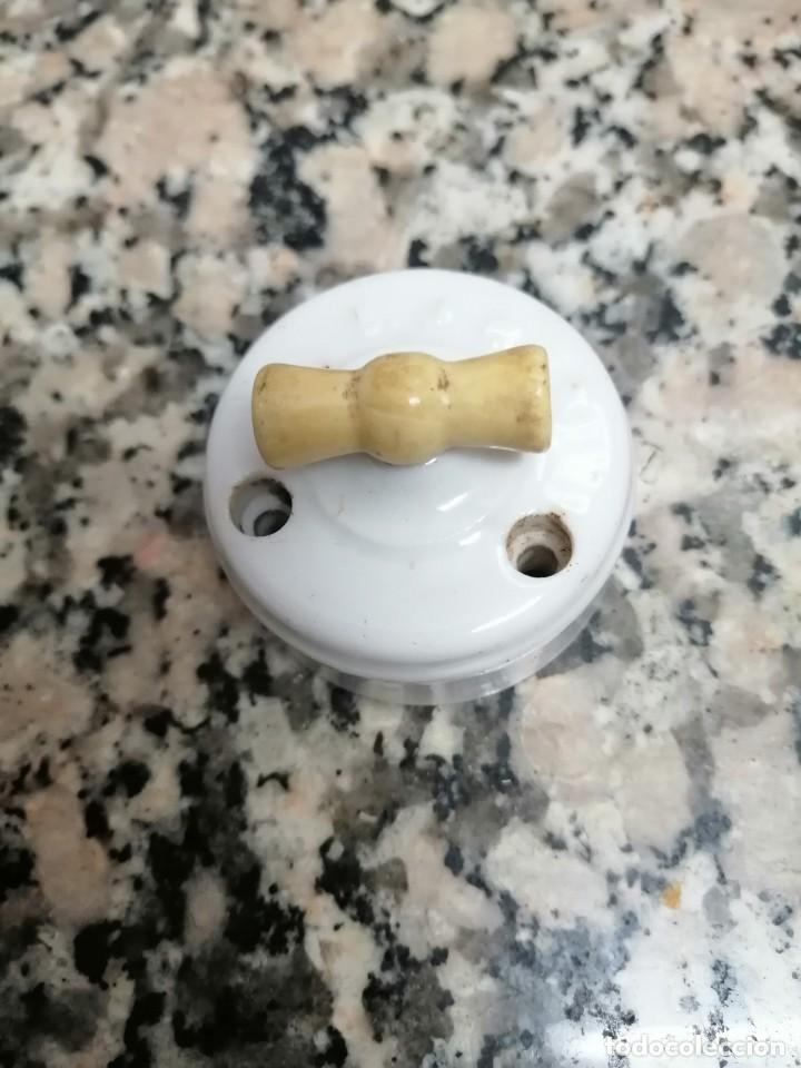Antig&uuml;edades: ANTIGUO INTERRUPTOR DE PELLIZCO MARCA B.J.C. - Foto 2