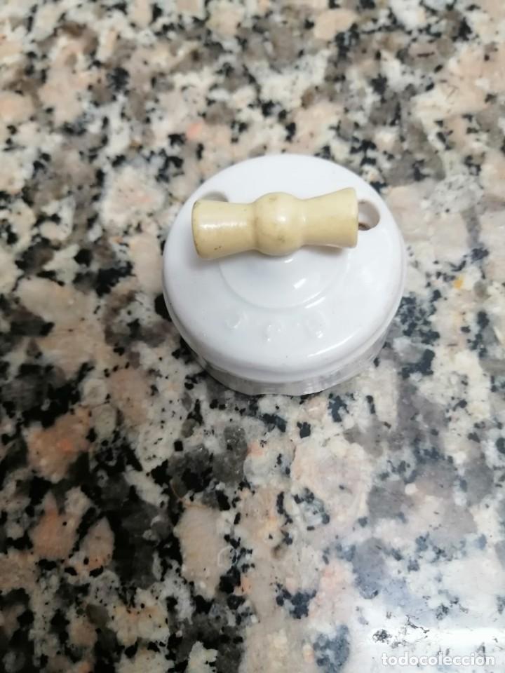 Antig&uuml;edades: ANTIGUO INTERRUPTOR DE PELLIZCO MARCA B.J.C. - Foto 1