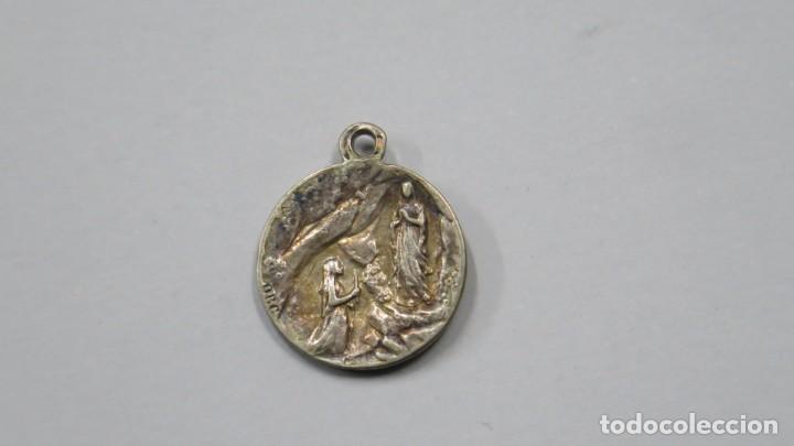 Antig&uuml;edades: MEDALLA INMACULADA. LOURDES. PLATA - Foto 2