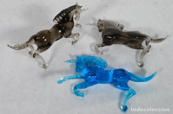 Antig&uuml;edades: 3 unicornios en cristal de murano - Foto 1