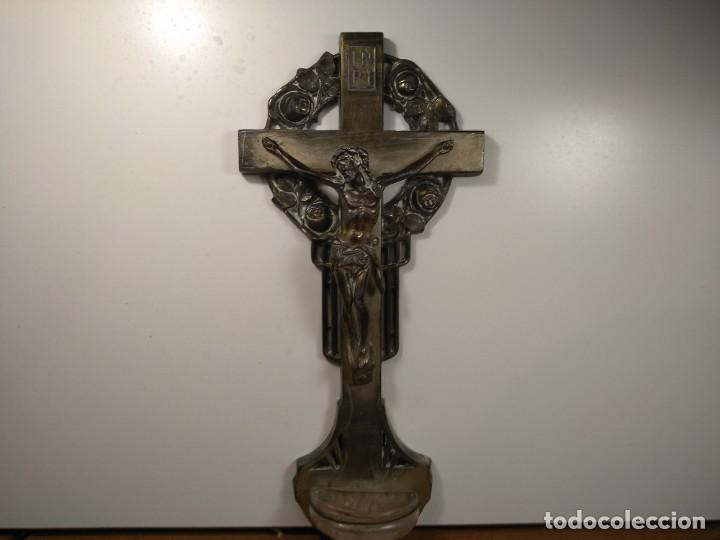 Antig&uuml;edades: Benditera metal y cristal - Foto 1