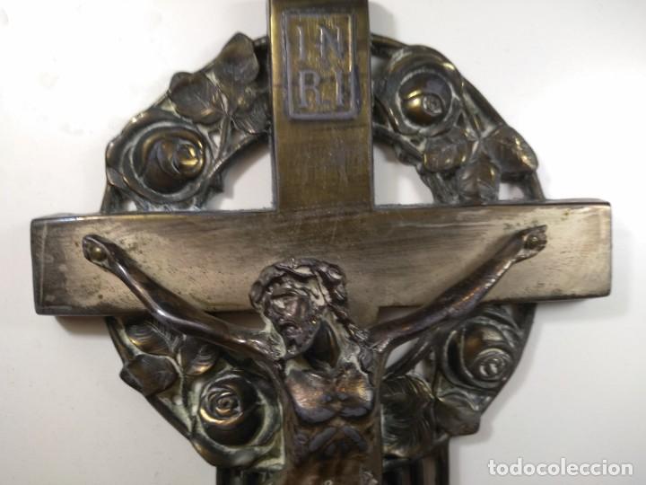 Antig&uuml;edades: Benditera metal y cristal - Foto 4