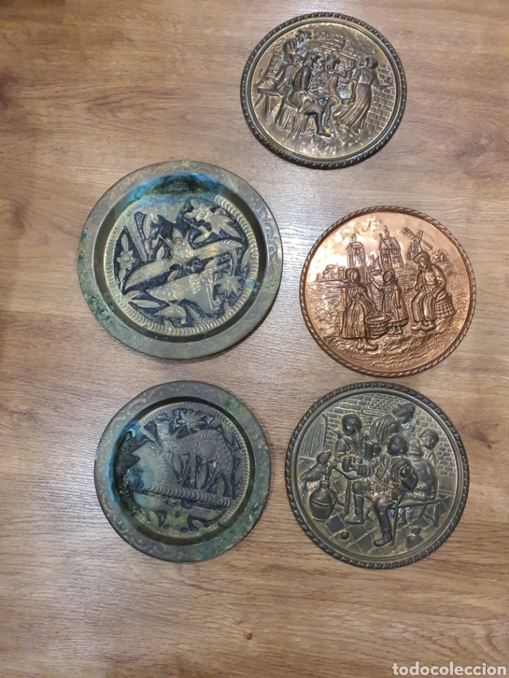 Antig&uuml;edades: 5 platos de cobre . - Foto 1