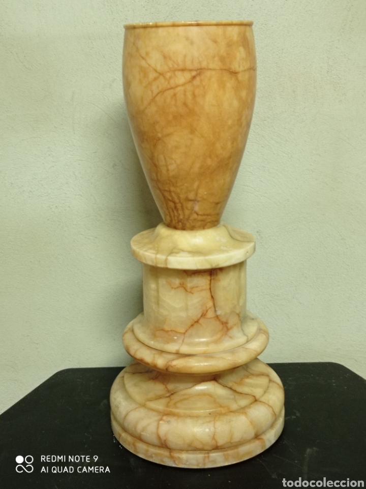 Antiguidades: Antigua y bonita copa medici de m&aacute;rmol naranja con peana. Leer descripci&oacute;n