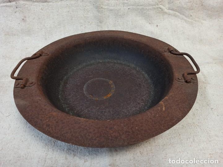 Antig&uuml;edades: Antiguo brasero de hierro . CG2 - Foto 1
