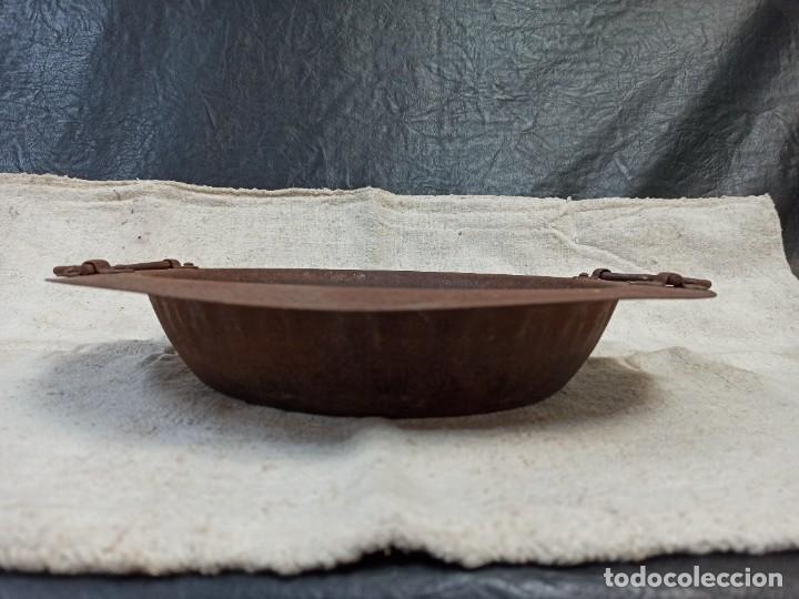 Antig&uuml;edades: Antiguo brasero de hierro . CG2 - Foto 3
