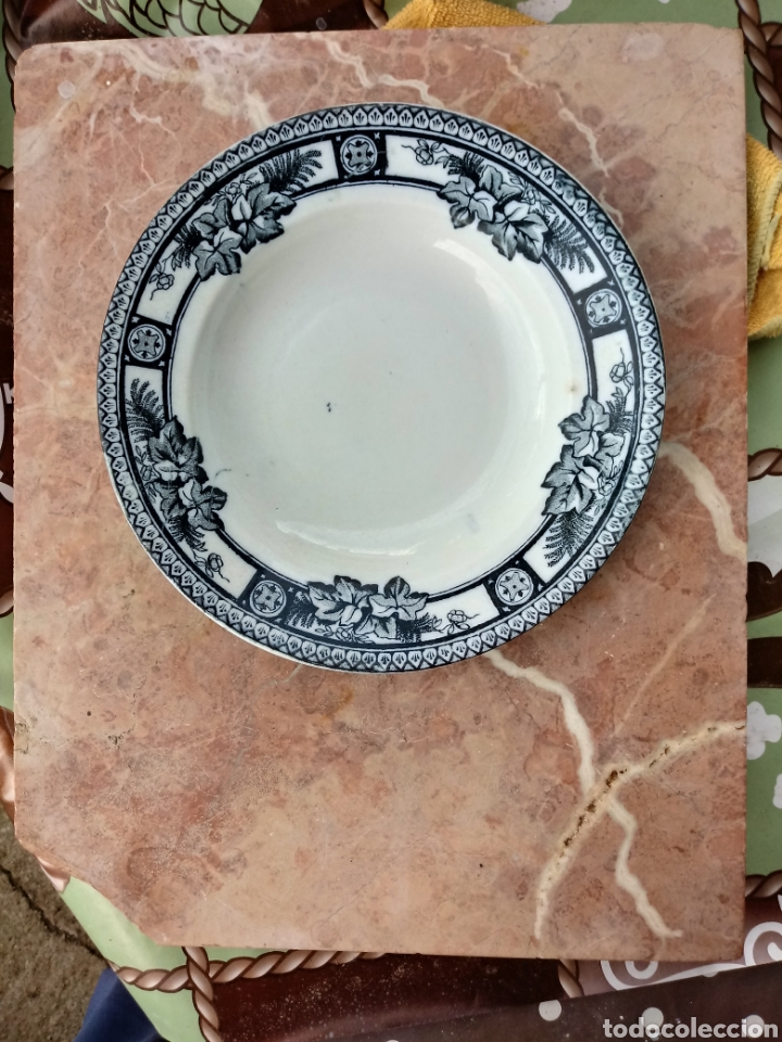 Antig&uuml;edades: Plato de porcelana Pola - Foto 1