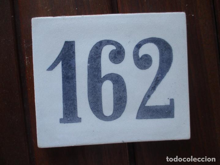 Antig&uuml;edades: Azulejo antiguo numero - Foto 1