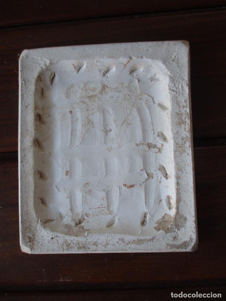 Antig&uuml;edades: Azulejo antiguo numero - Foto 2