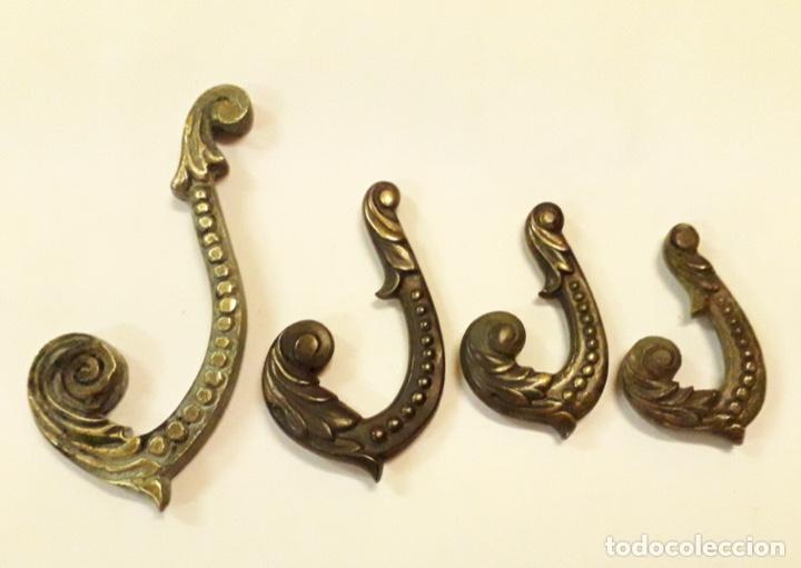 Antig&uuml;edades: Ornamentos decorativos de bronce fundido, cuatro piezas
